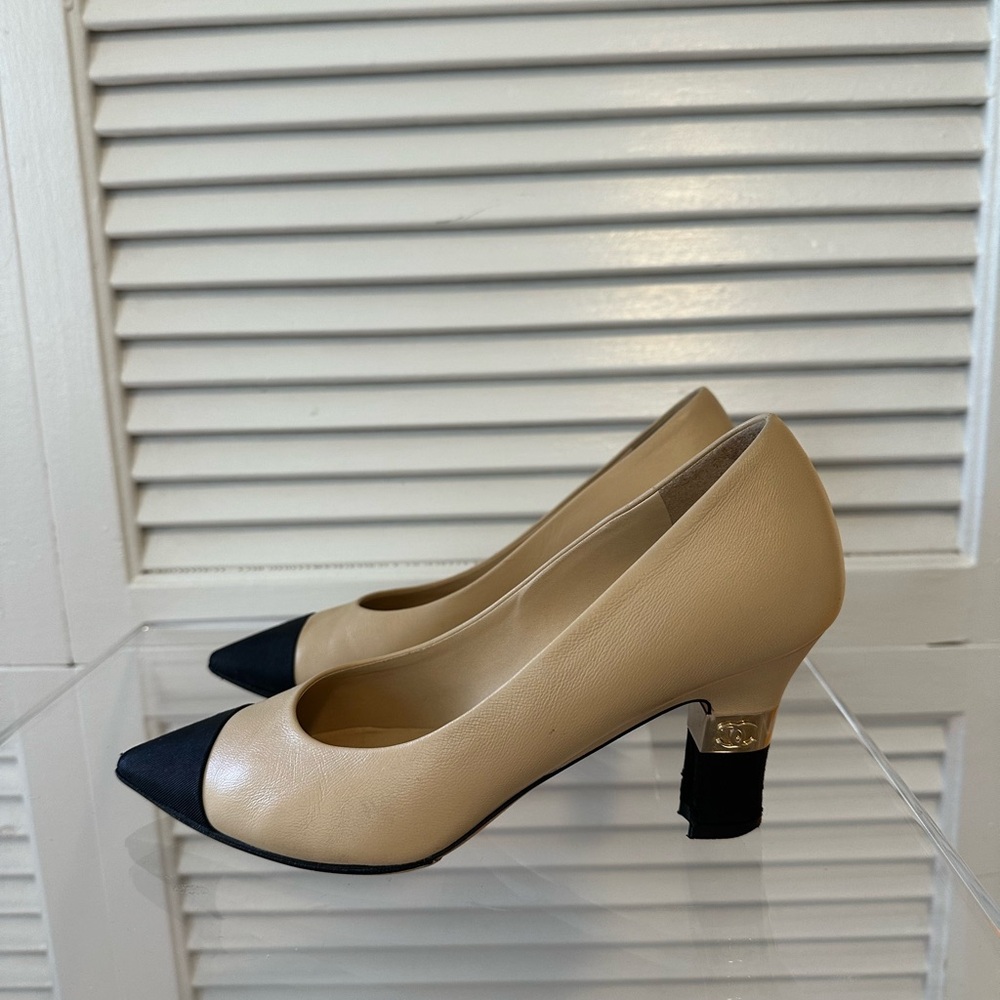 Nude, Chanel shoes